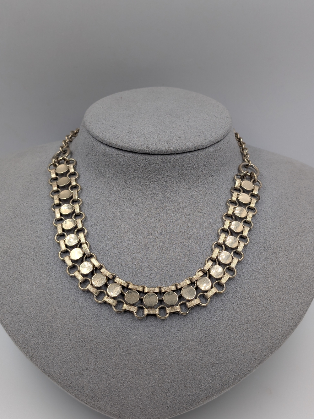 Sarah Coventry Book Chain Disc Choker Necklace Gold Vintage GVC 0625